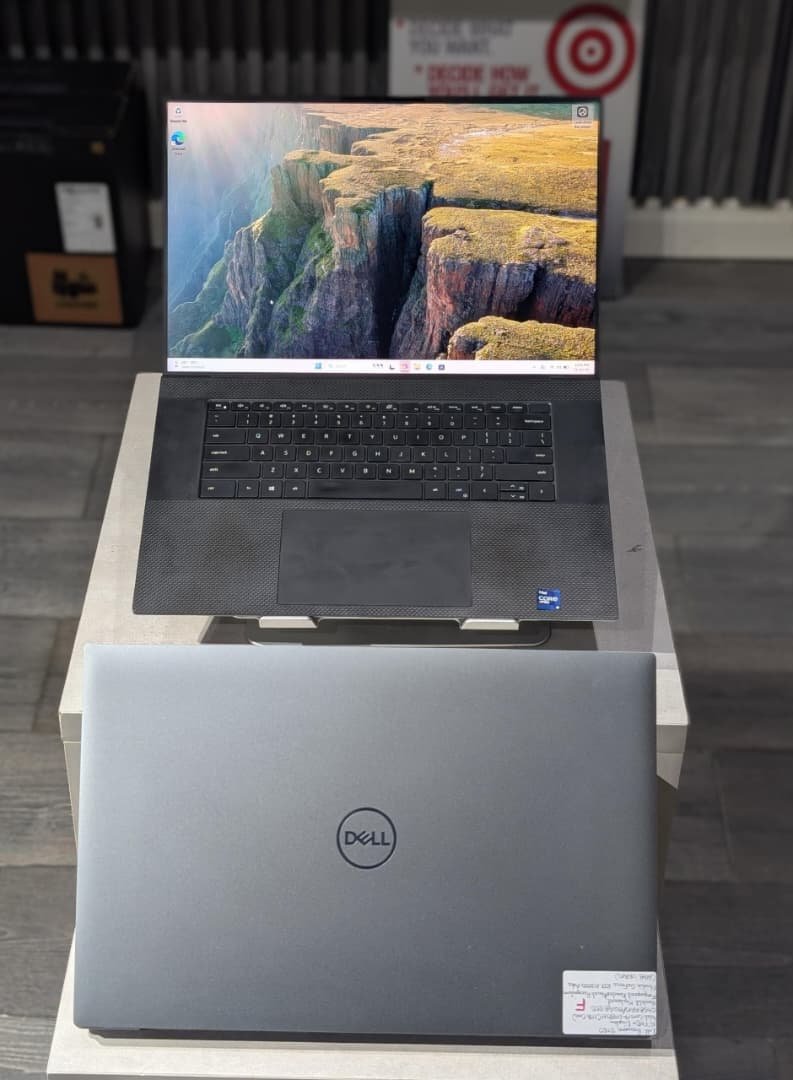 Dell Precision 5760 Core i9 11th Gen 64GB RAM 512GB SSD RTX A3000 6GB